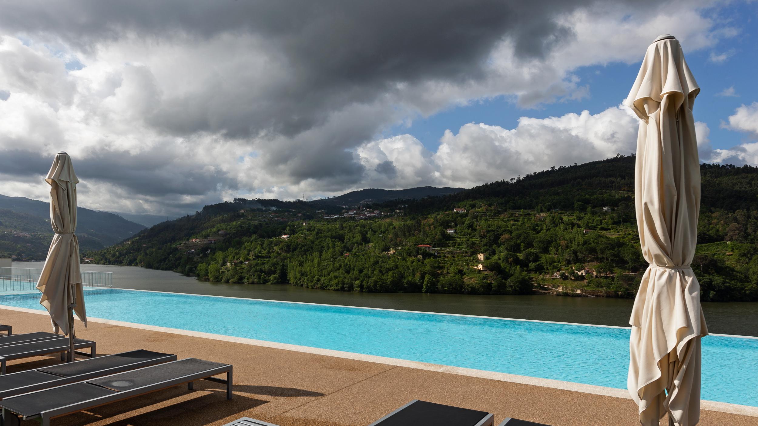 Douro Royal Valley Hotel & Spa Ribadouro Exteriér fotografie View of the Douro River from the hotel