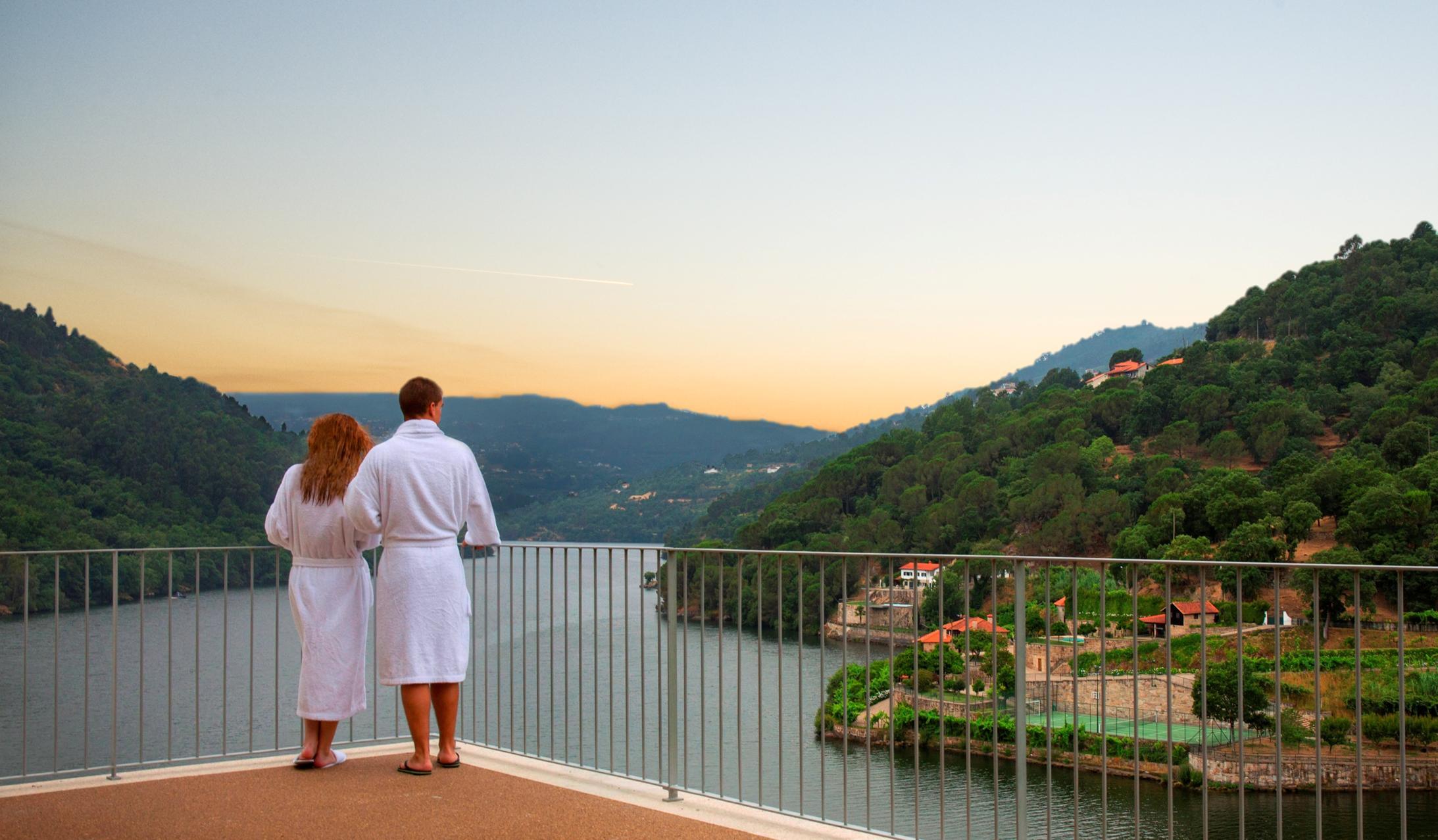 Douro Royal Valley Hotel & Spa Ribadouro Exteriér fotografie View of the Douro River from the Hotel
