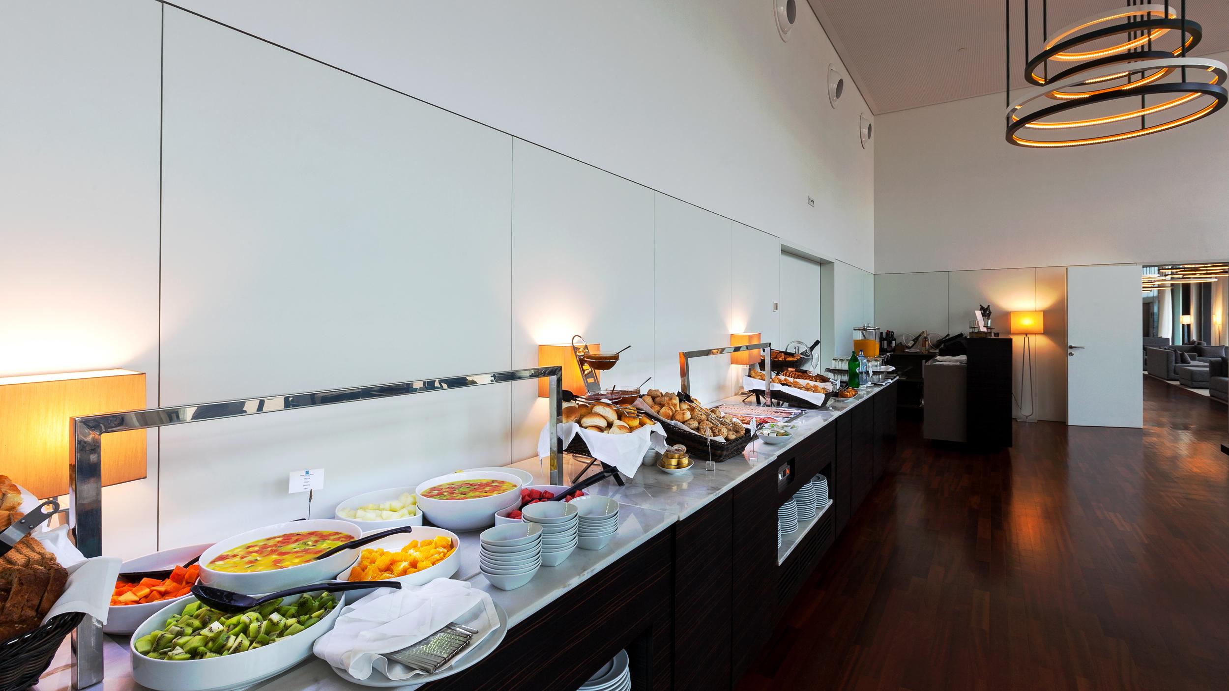 Douro Royal Valley Hotel & Spa Ribadouro Exteriér fotografie A buffet at Frankfurt Airport