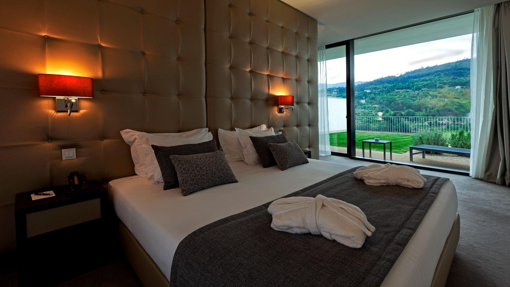 Douro Royal Valley Hotel & Spa Ribadouro Exteriér fotografie A bedroom at the hotel