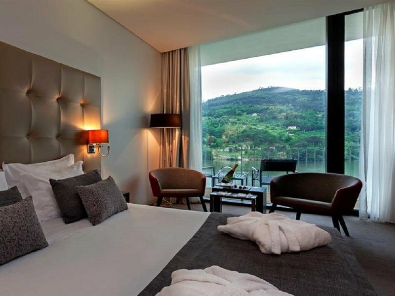 Douro Royal Valley Hotel & Spa Ribadouro Exteriér fotografie A room at the hotel